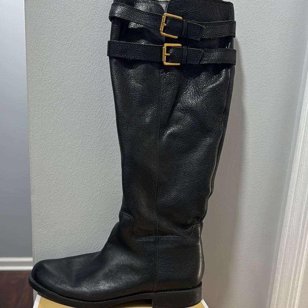 Black Knee-High Leather Boots with Buckle Detail